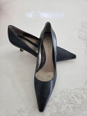 Bandalino New Without Box Navy Leather Pointed Toe Kitten Heel Pumps   9.5M